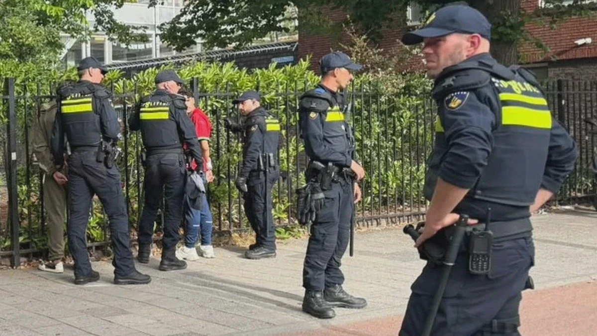 VM-tap i Nederland: Slik unngår du kaos når det bryter ut uro i byen